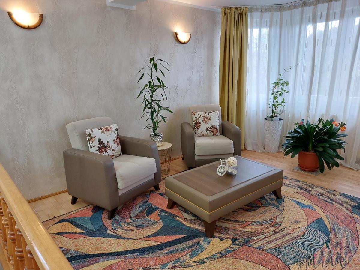 Pension Casablanca 캄피나 외부 사진